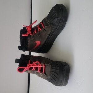 Nike Pink & Black Winter Boots Size 2Y